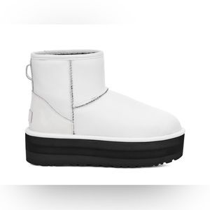 UGG Platform Classic Mini Boot
